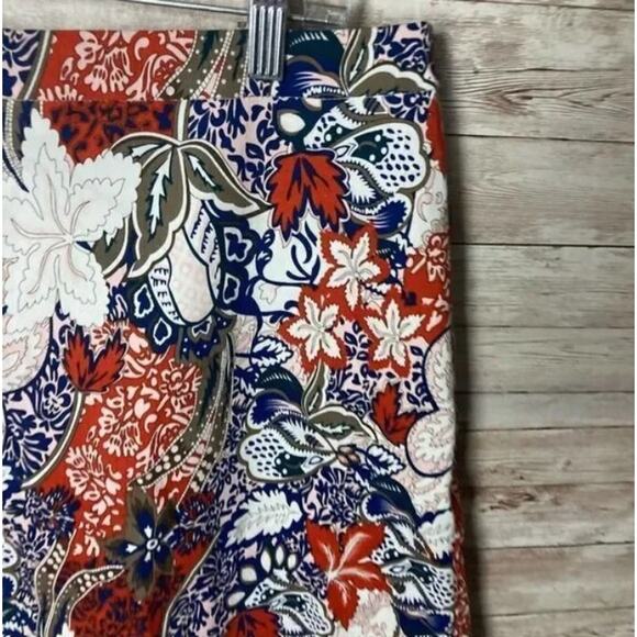 Stitchfix Margaret Skirt Medium Blue Red Floral Print Pull On WorkWear Office - Picture 3 of 7